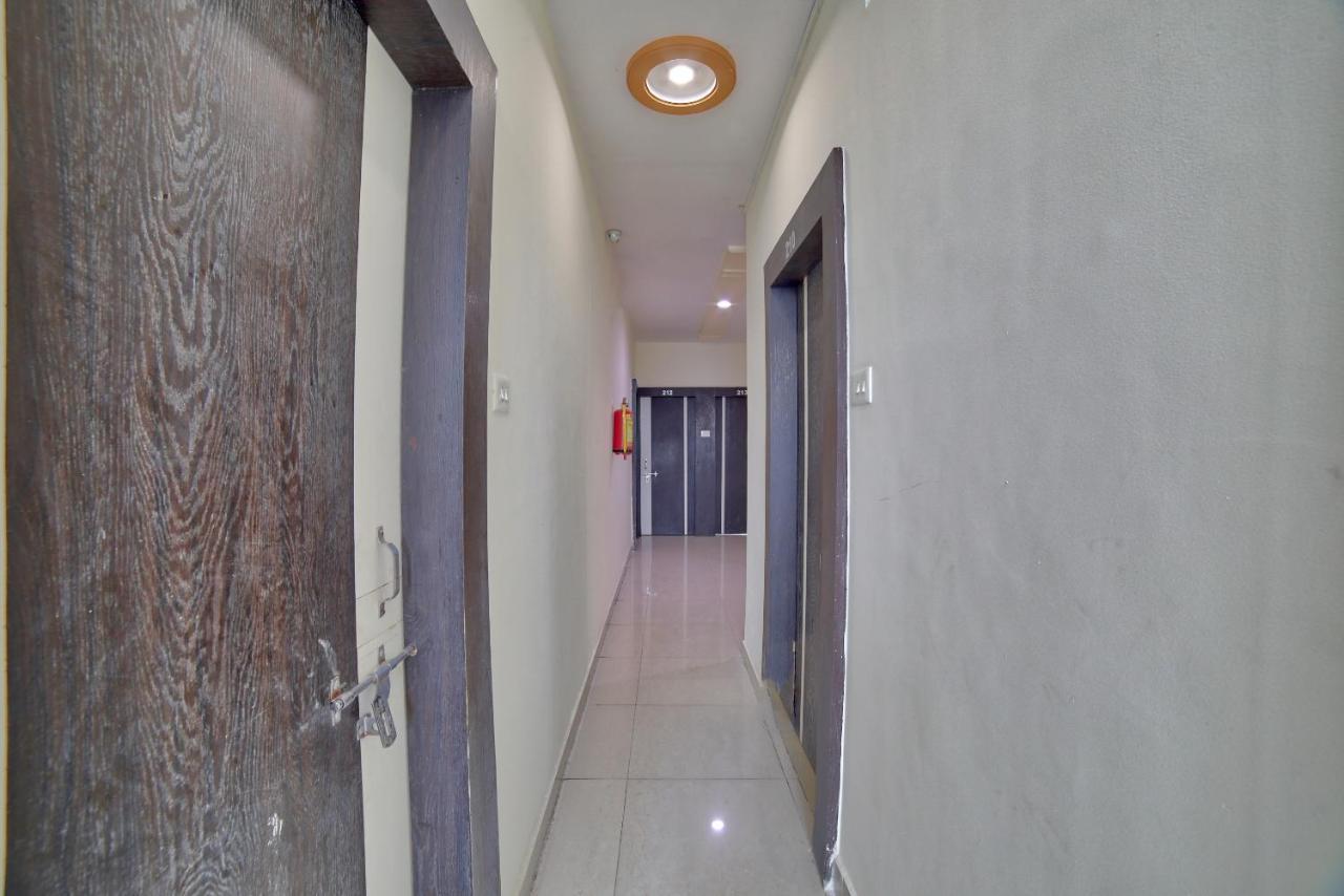 Oyo 35538 Hotel Risha Chandrapur Buitenkant foto