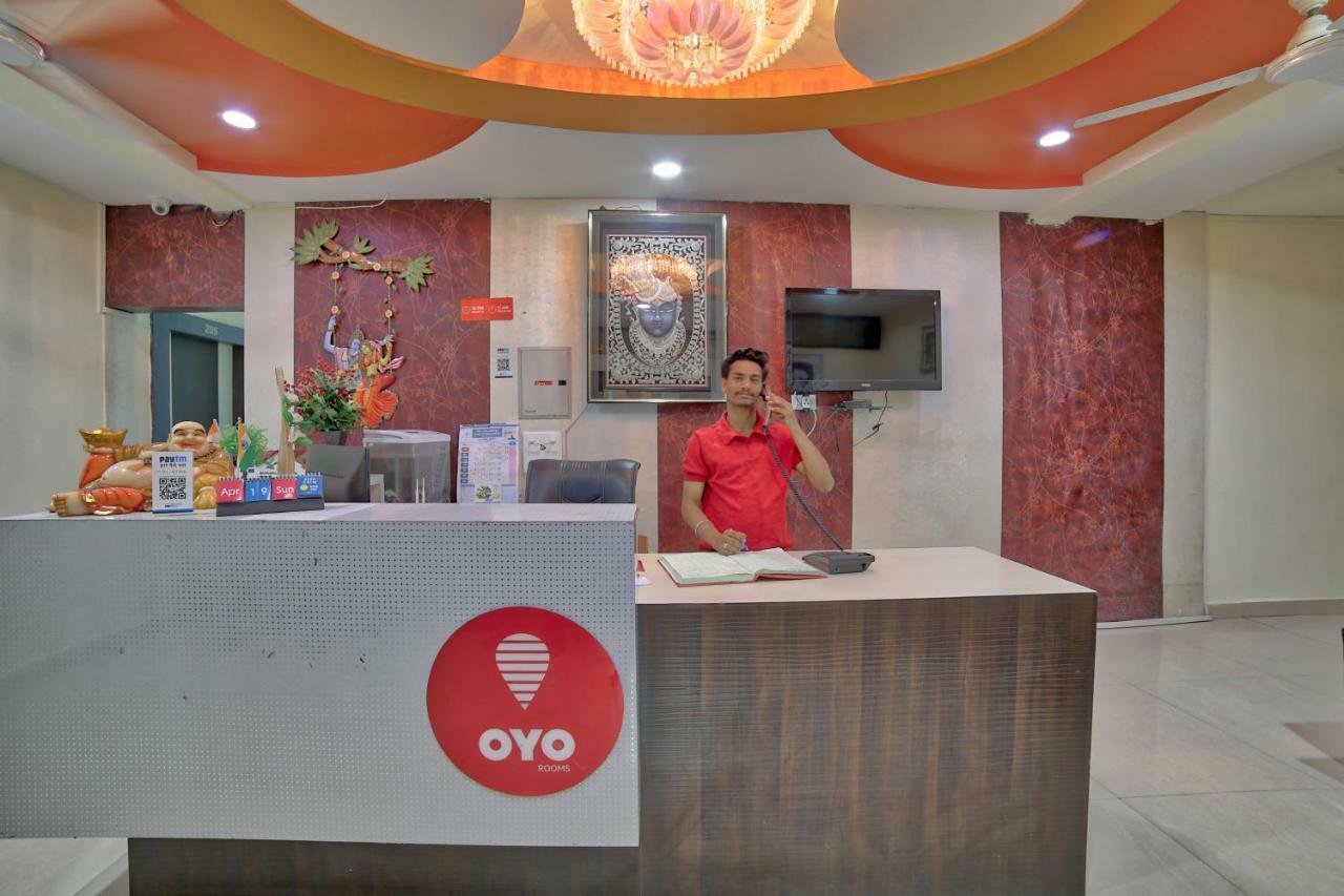 Oyo 35538 Hotel Risha Chandrapur Buitenkant foto