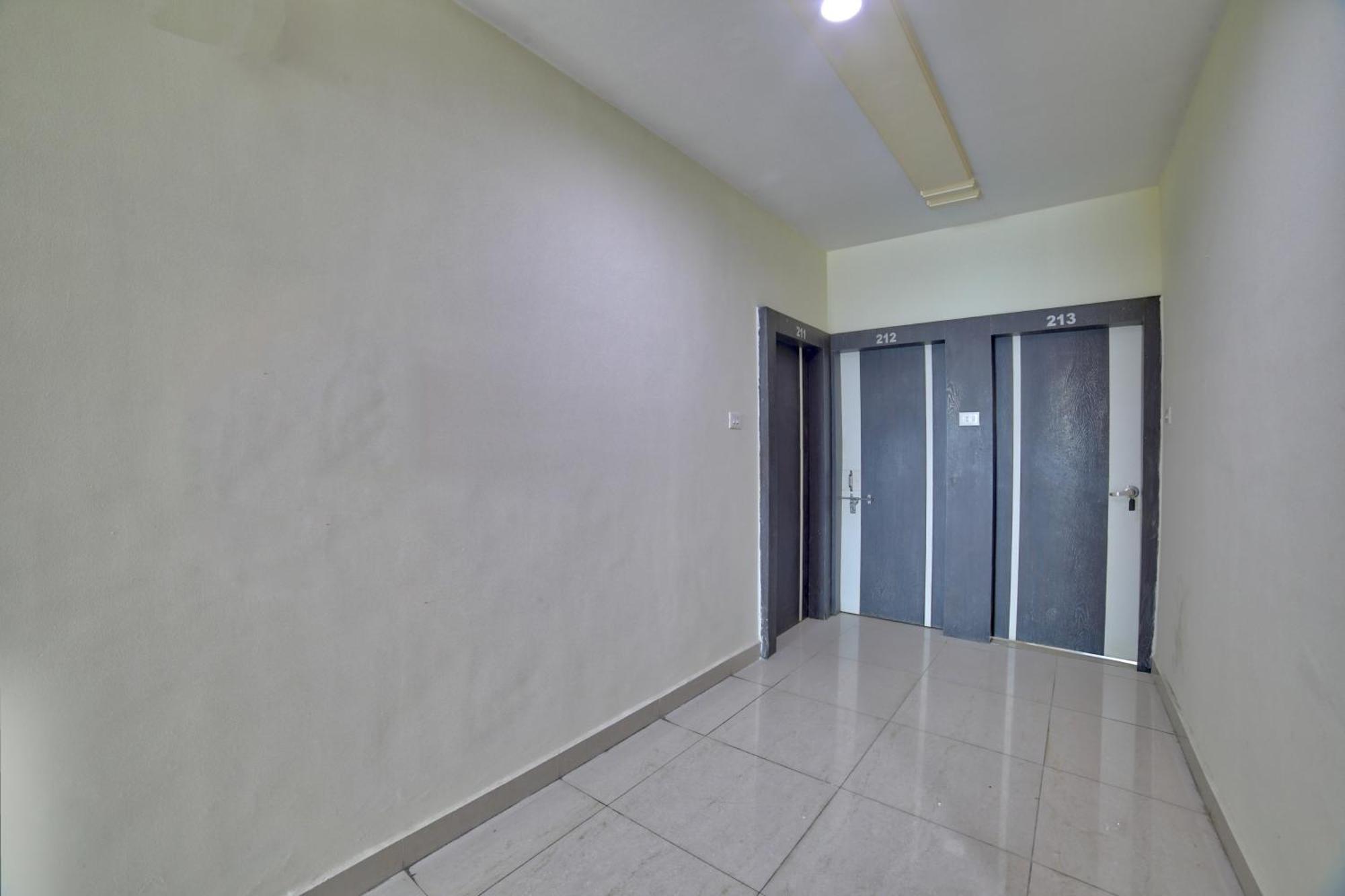 Oyo 35538 Hotel Risha Chandrapur Buitenkant foto
