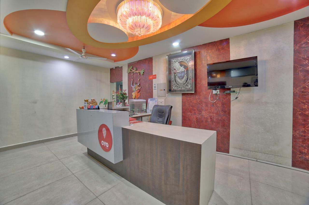 Oyo 35538 Hotel Risha Chandrapur Buitenkant foto