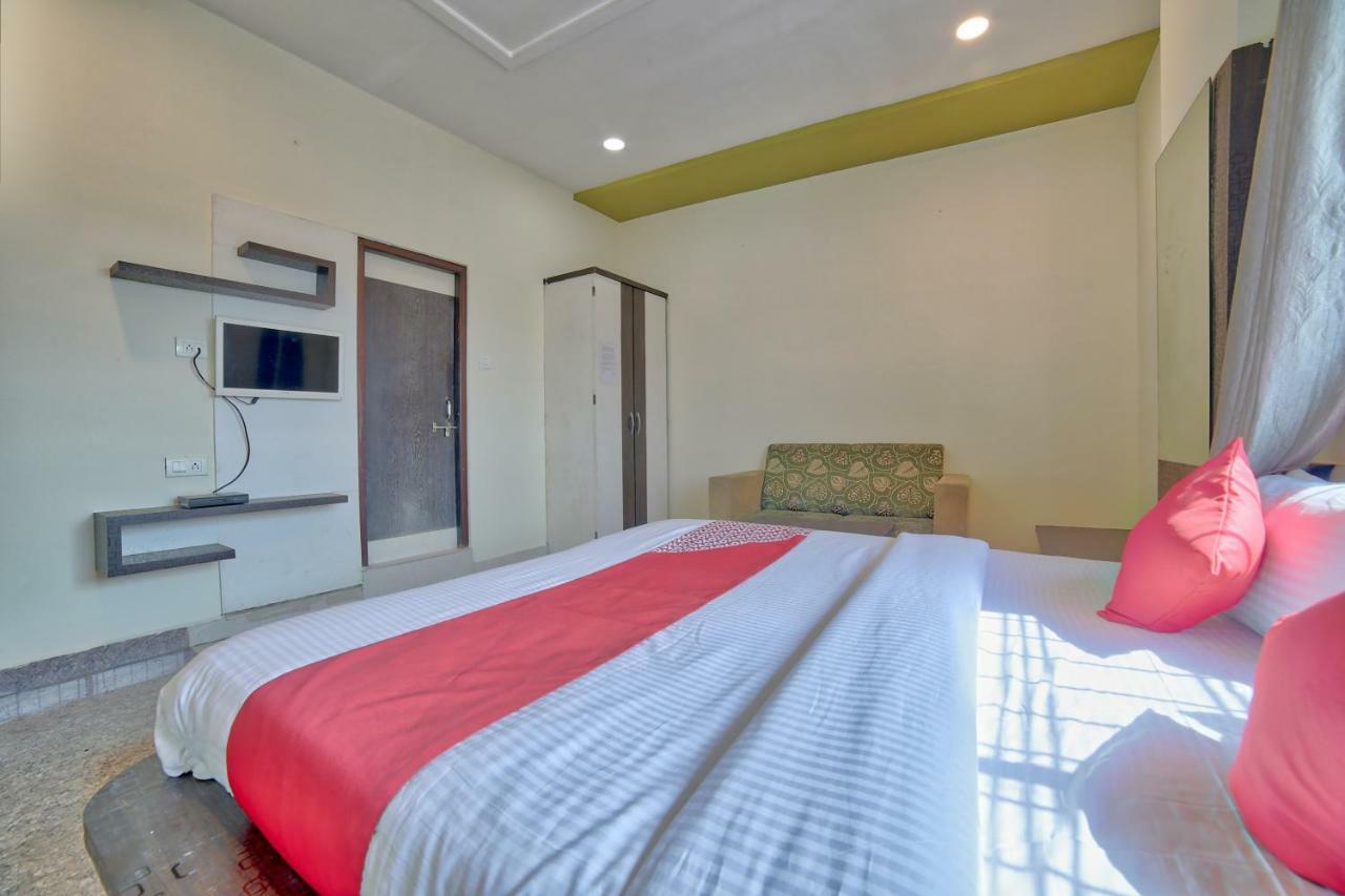 Oyo 35538 Hotel Risha Chandrapur Buitenkant foto