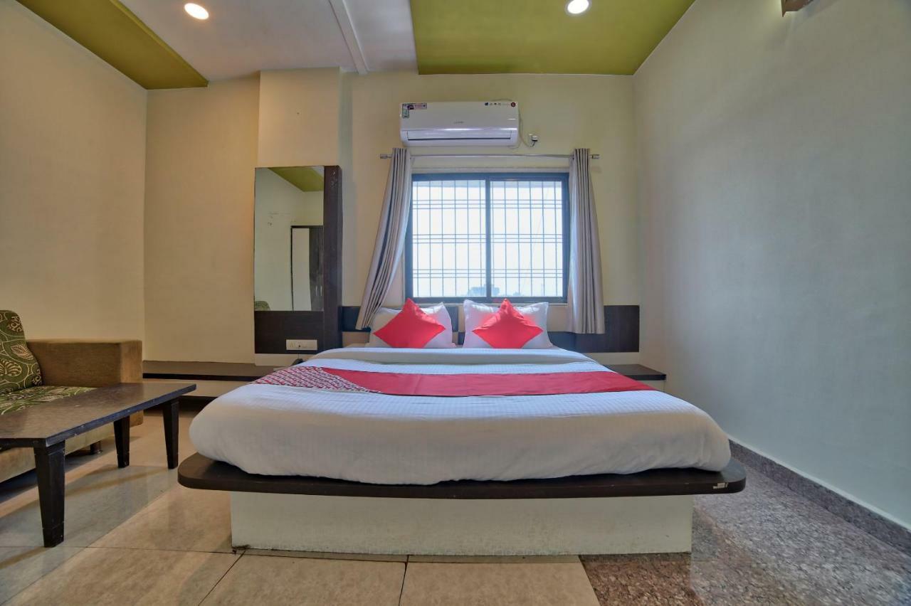 Oyo 35538 Hotel Risha Chandrapur Buitenkant foto