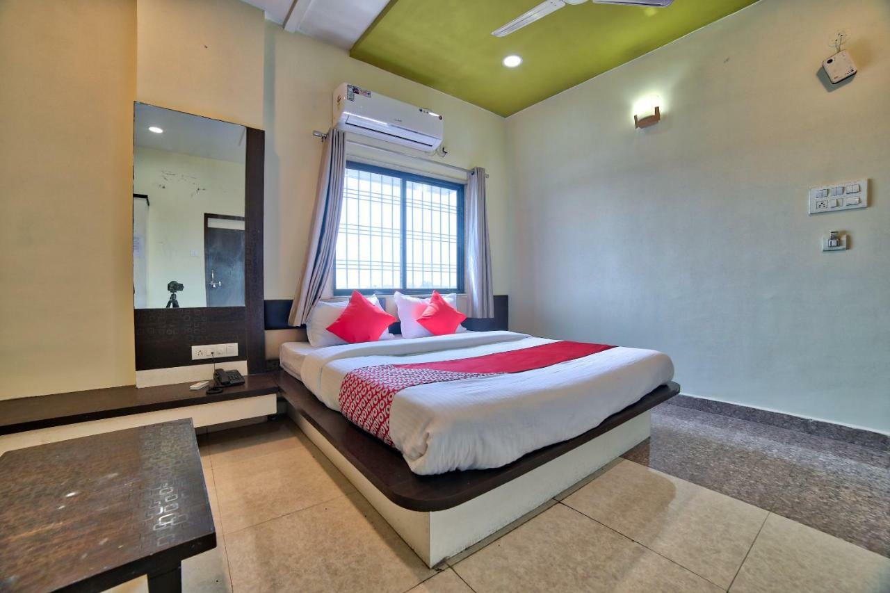 Oyo 35538 Hotel Risha Chandrapur Buitenkant foto
