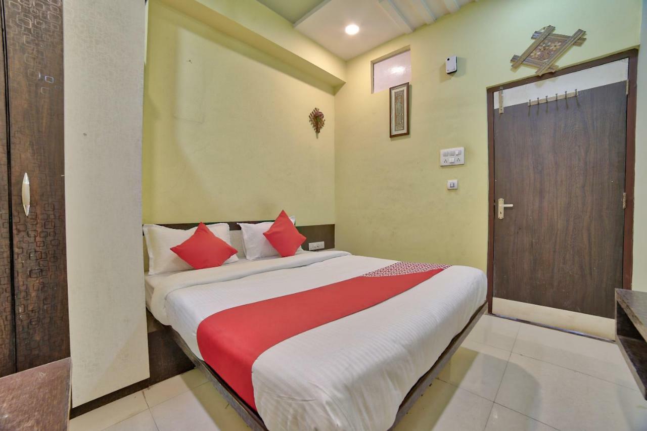 Oyo 35538 Hotel Risha Chandrapur Buitenkant foto