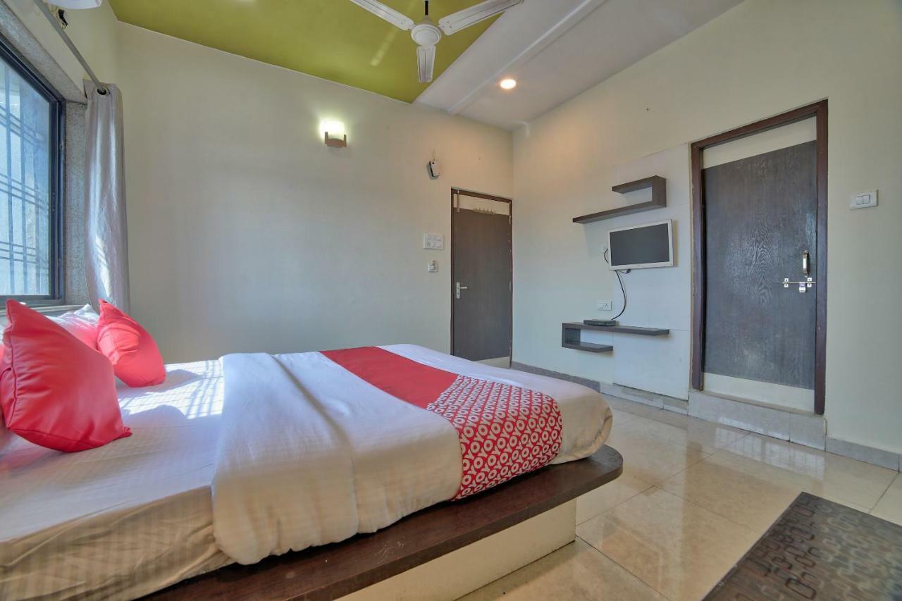 Oyo 35538 Hotel Risha Chandrapur Buitenkant foto