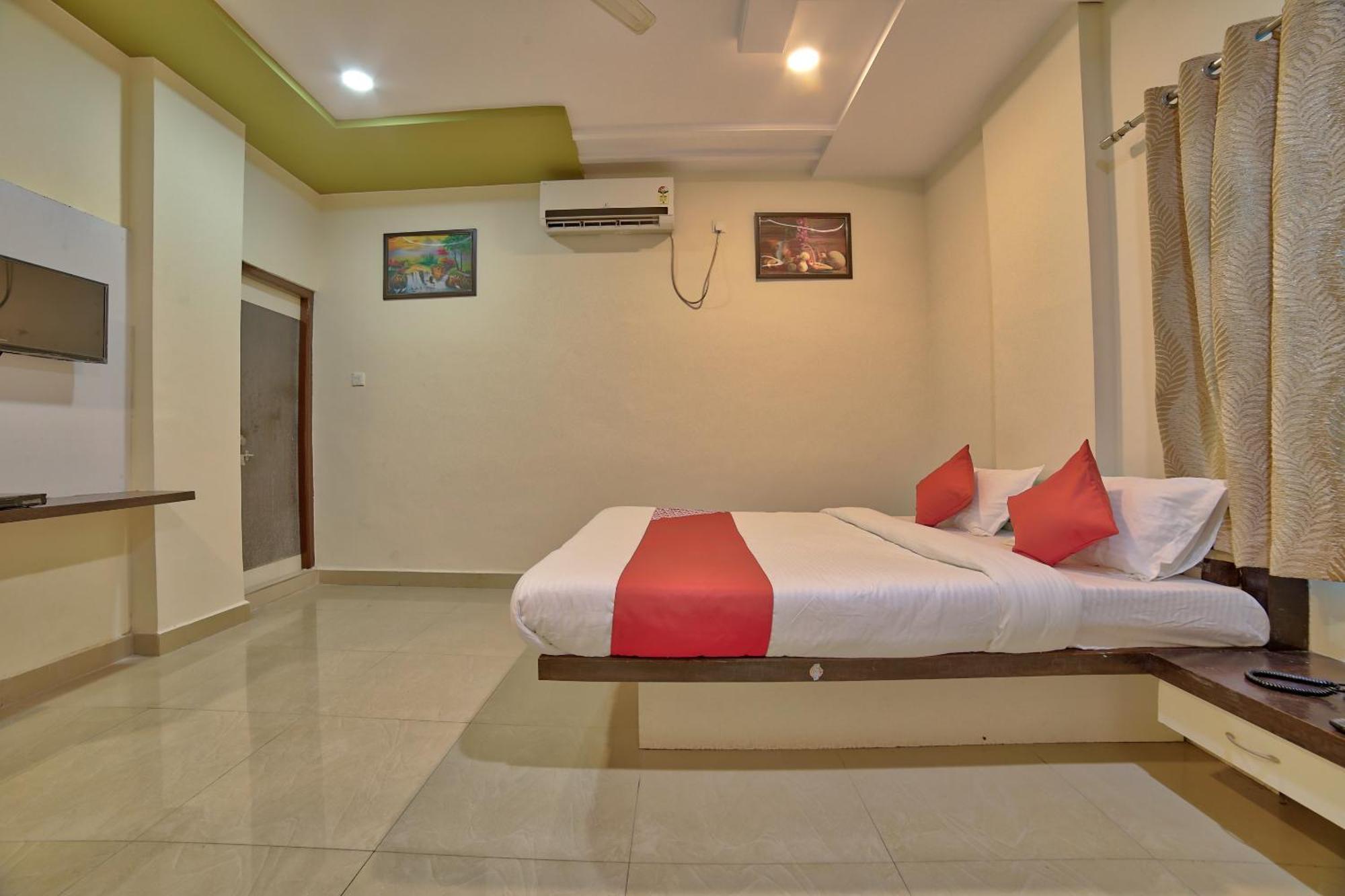 Oyo 35538 Hotel Risha Chandrapur Buitenkant foto