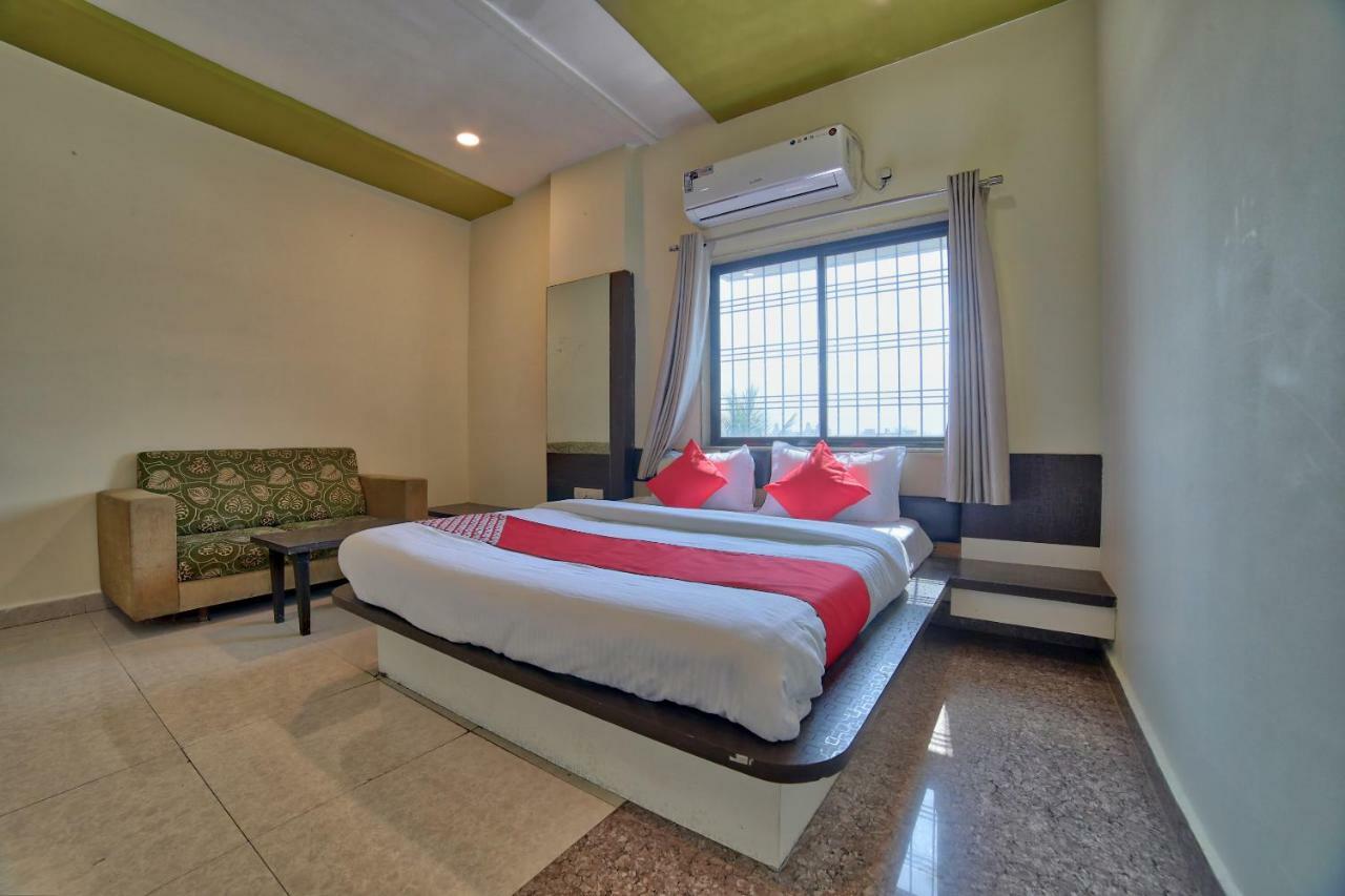 Oyo 35538 Hotel Risha Chandrapur Buitenkant foto