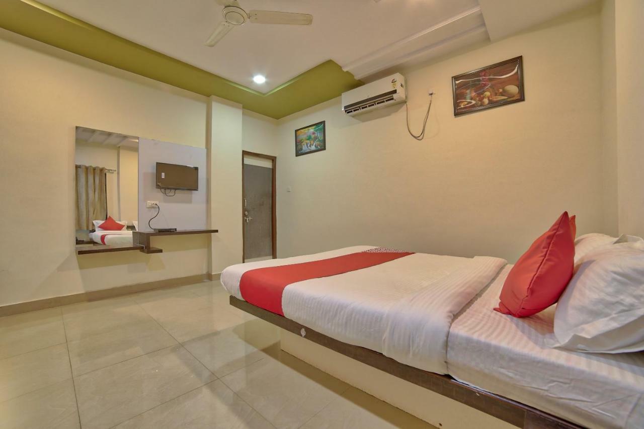 Oyo 35538 Hotel Risha Chandrapur Buitenkant foto