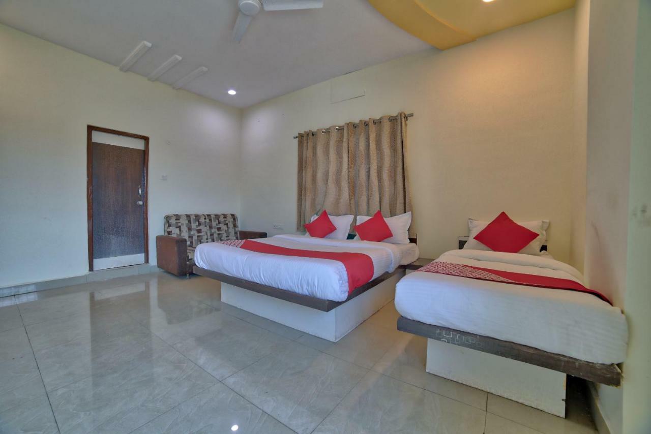 Oyo 35538 Hotel Risha Chandrapur Buitenkant foto